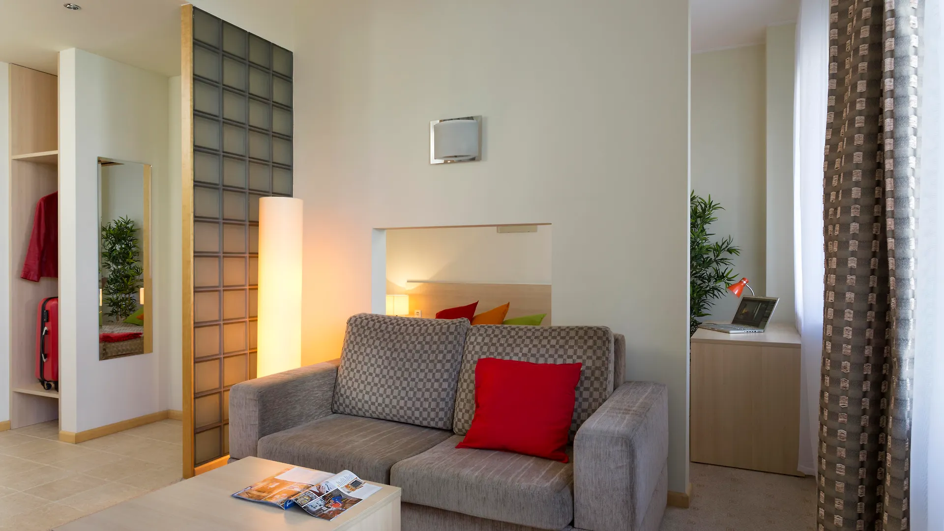 Apartamenty Media Park Varsovia 3*,  Polonia