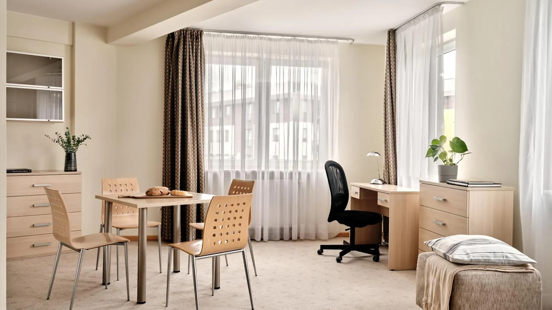 Apartamenty Media Park Varsovia 3*,